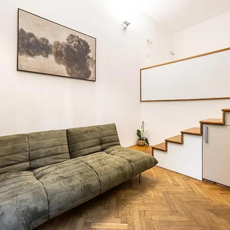 Appartement Center With Atrium *
